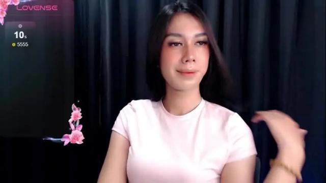 Image 3 of montrous_princessx Stream on Chaturbate on 1 month ago