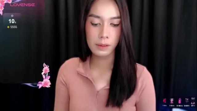 Image 2 of montrous_princessx Stream on Chaturbate on 26 days ago