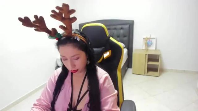 Image 8 of montserrat90 Stream on Chaturbate on 16 months ago