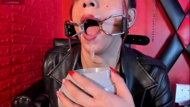 Image 6 of monttserratt Stream on Chaturbate on 28 days ago