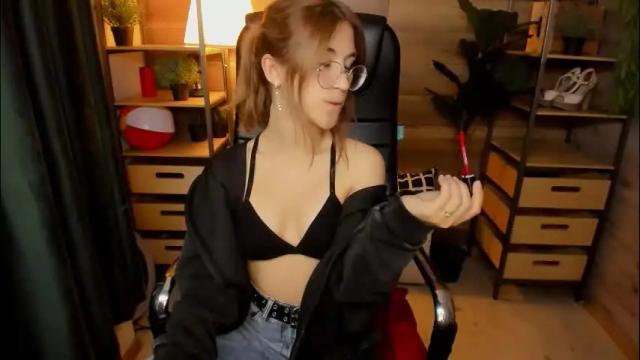 Image 4 of moon13152 Stream on Chaturbate on 2 months ago