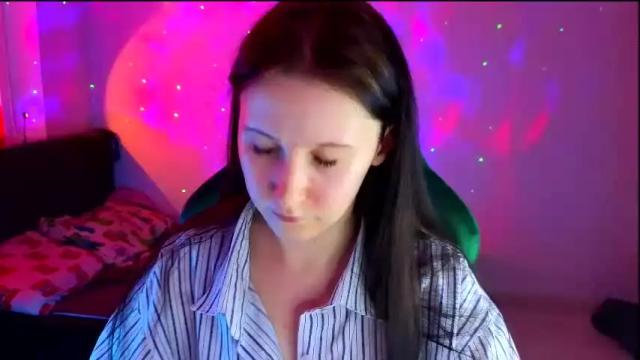 Image 4 of moon_avengers Stream on Chaturbate on 26 days ago