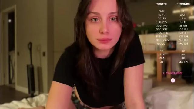 Image 3 of moon_deity Stream on Chaturbate on 23 days ago