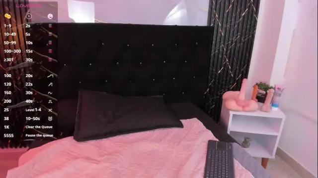 Image 6 of moon_elha_ Stream on Chaturbate on 1 month ago