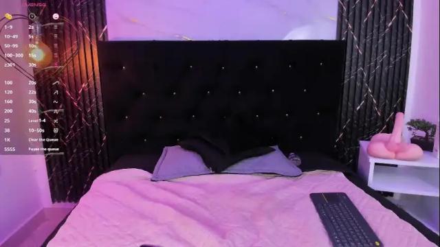 Image 2 of moon_elha_ Stream on Chaturbate on 1 month ago