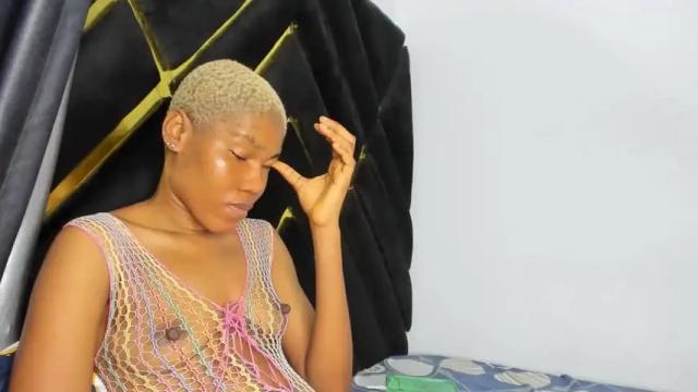 Image 3 of moon_lighz Stream on Chaturbate on 17 months ago