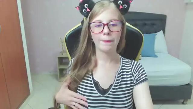 Image 2 of moon_lunna Stream on Chaturbate on 17 months ago