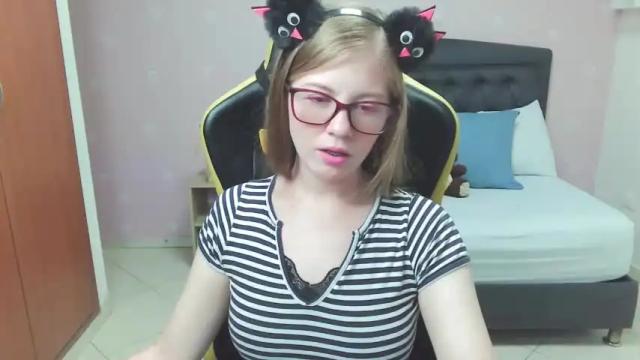 Image 3 of moon_lunna Stream on Chaturbate on 17 months ago