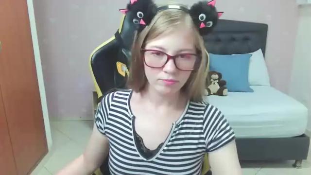 Image 7 of moon_lunna Stream on Chaturbate on 17 months ago