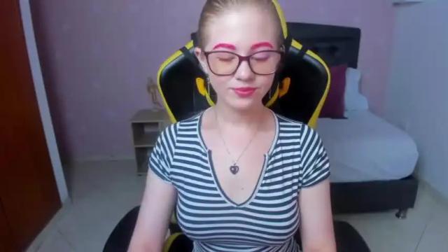 Image 2 of moon_lunna Stream on Chaturbate on 16 months ago