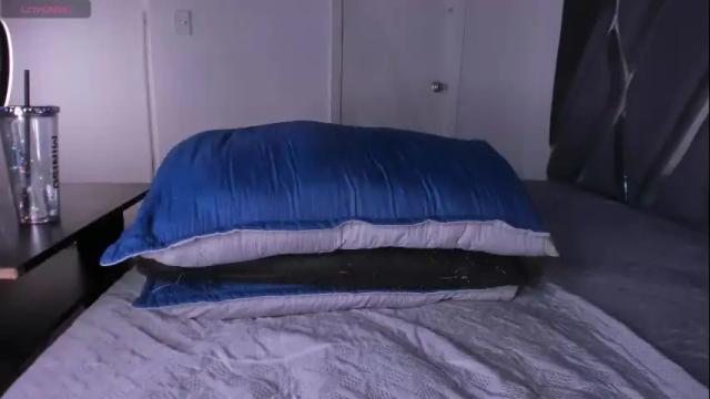 Image 2 of moon_swt_ Stream on Chaturbate on 1 month ago