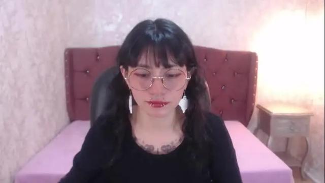 Image 4 of mooncharlotte Stream on Chaturbate on 2 months ago