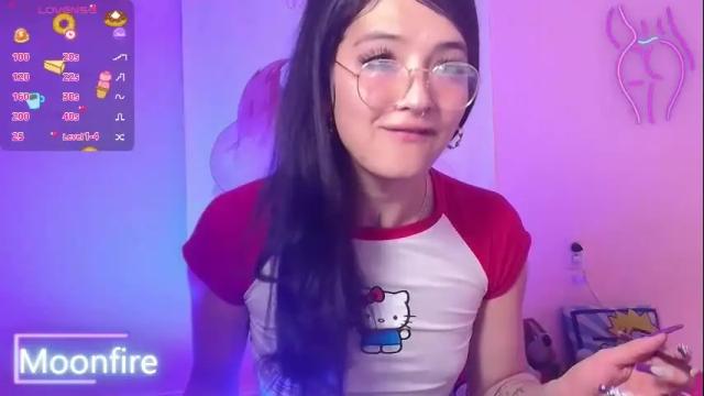 Image 3 of moonfiredance Stream on Chaturbate on 2 months ago