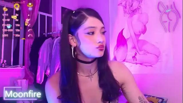 Image 3 of moonfiredance Stream on Chaturbate on 16 days ago