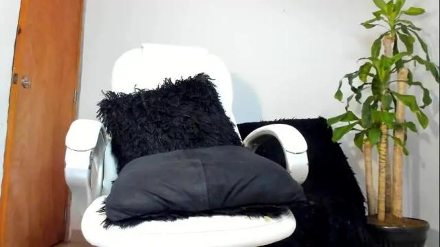 Image 12 of moonie_baddie Stream on Chaturbate on 1 month ago