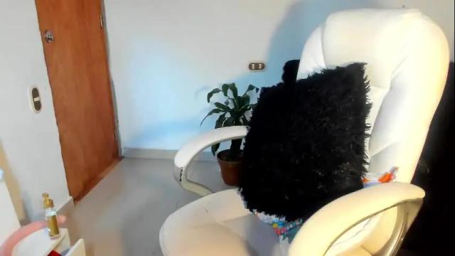 Image 3 of moonie_baddie Stream on Chaturbate on 1 month ago