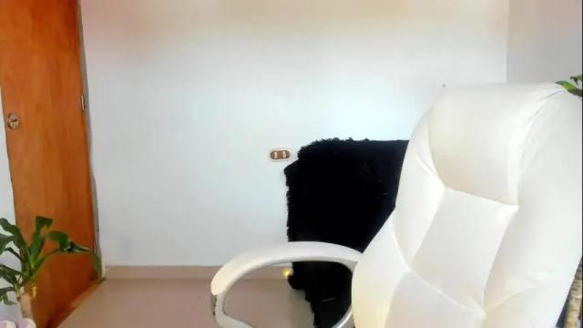 Image 8 of moonie_baddie Stream on Chaturbate on 1 month ago