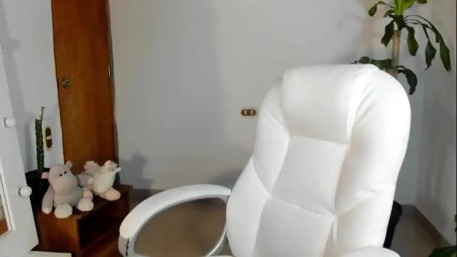 Image 3 of moonie_baddie Stream on Chaturbate on 1 month ago