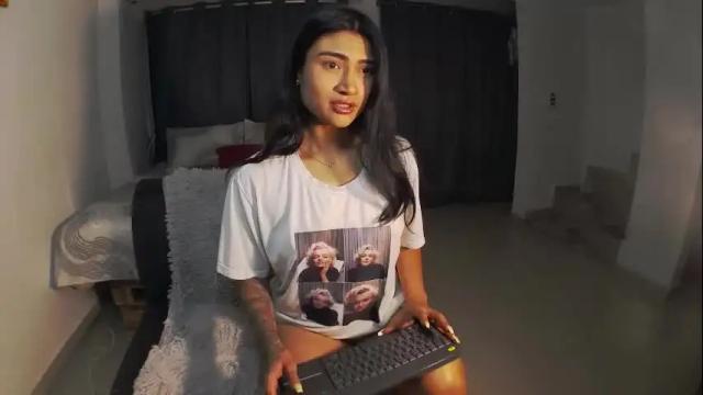 Image 7 of moonie_baddie Stream on Chaturbate on 25 days ago