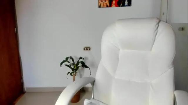 Image 3 of moonie_baddie Stream on Chaturbate on 22 days ago
