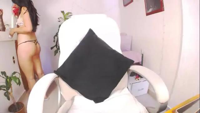 Image 4 of moonie_baddie Stream on Chaturbate on 2 days ago