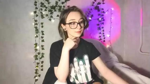 Image 4 of moonlight__lovers Stream on Chaturbate on 15 months ago