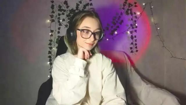 Image 10 of moonlight__lovers Stream on Chaturbate on 13 months ago
