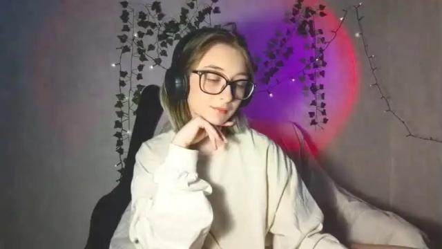 Image 8 of moonlight__lovers Stream on Chaturbate on 13 months ago