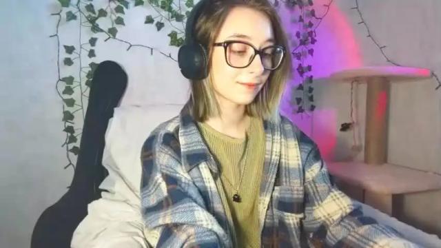 Image 10 of moonlight__lovers Stream on Chaturbate on 15 months ago
