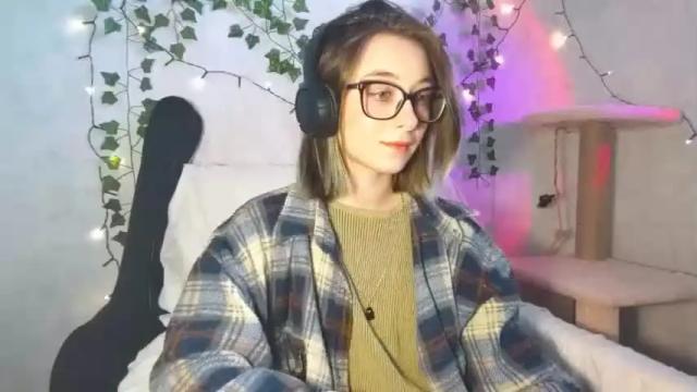 Image 2 of moonlight__lovers Stream on Chaturbate on 15 months ago