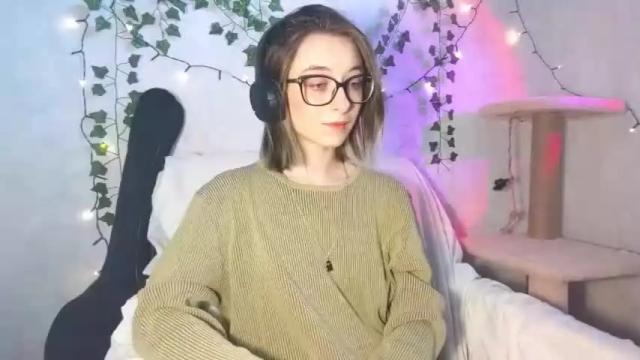 Image 6 of moonlight__lovers Stream on Chaturbate on 15 months ago