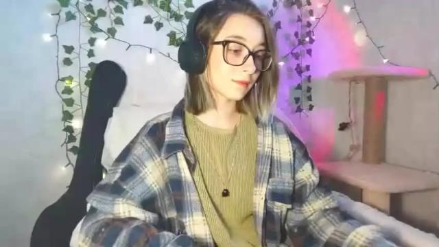 Image 7 of moonlight__lovers Stream on Chaturbate on 15 months ago