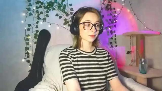 Image 10 of moonlight__lovers Stream on Chaturbate on 13 months ago