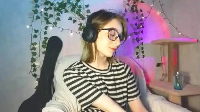 Image 6 of moonlight__lovers Stream on Chaturbate on 13 months ago