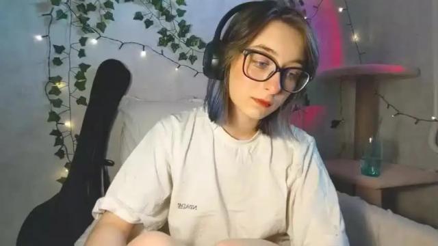 Image 11 of moonlight__lovers Stream on Chaturbate on 13 months ago