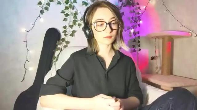 Image 10 of moonlight__lovers Stream on Chaturbate on 15 months ago