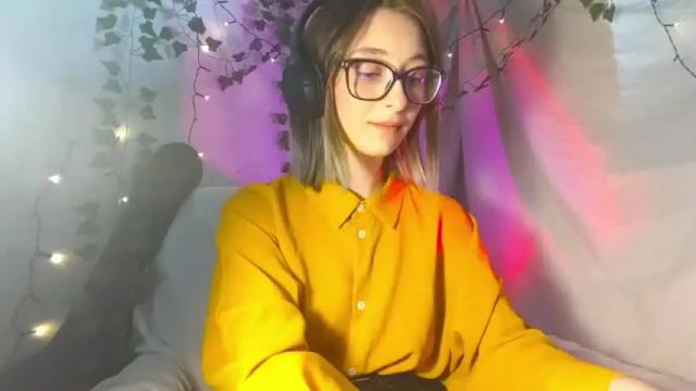 Image 8 of moonlight__lovers Stream on Chaturbate on 12 months ago