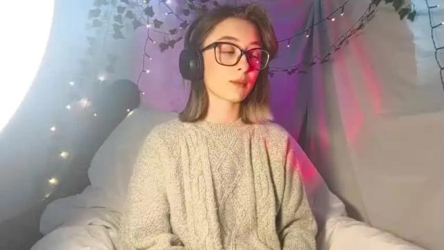 Image 7 of moonlight__lovers Stream on Chaturbate on 12 months ago