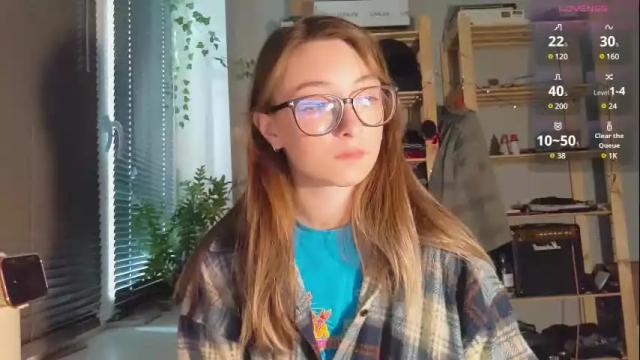 Image 12 of moonlight__lovers Stream on Chaturbate on 2 months ago