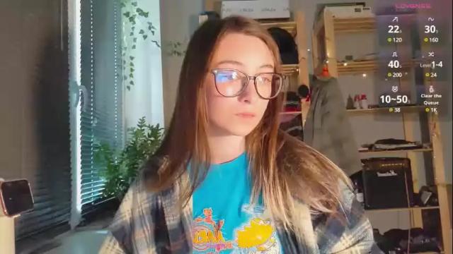 Image 7 of moonlight__lovers Stream on Chaturbate on 2 months ago