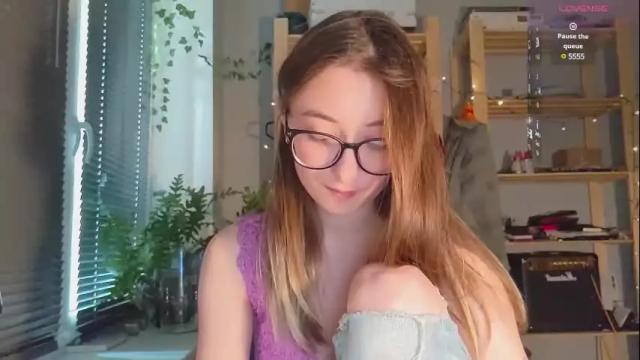 Image 6 of moonlight__lovers Stream on Chaturbate on 2 months ago
