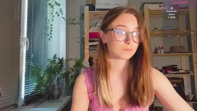 Image 8 of moonlight__lovers Stream on Chaturbate on 2 months ago