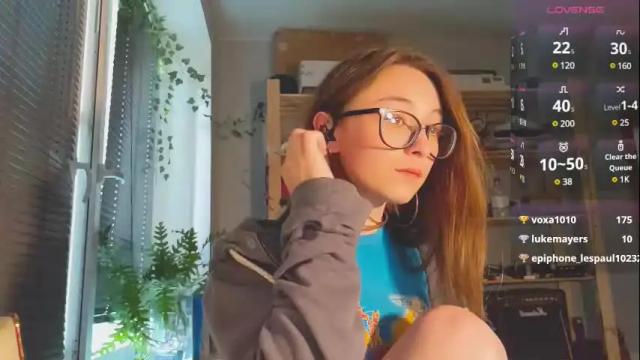 Image 6 of moonlight__lovers Stream on Chaturbate on 1 month ago