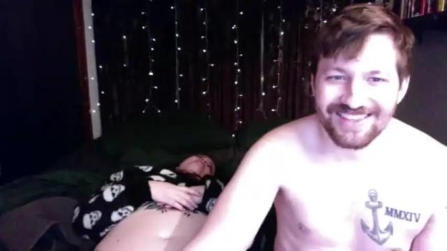 Image 3 of moonlightbeastcple Stream on Chaturbate on 16 months ago