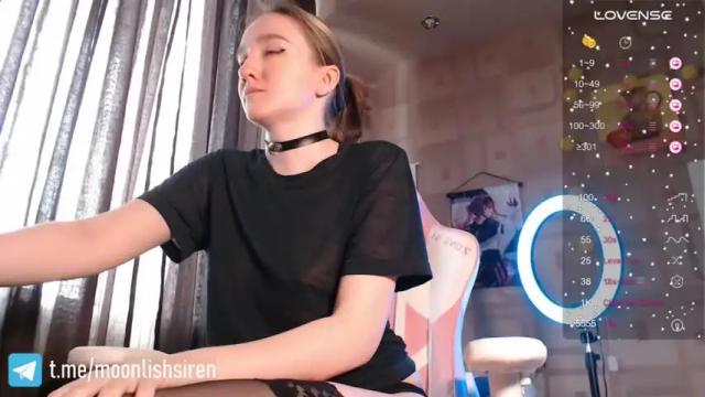 Image 7 of moonlish_siren Stream on Chaturbate on 14 months ago