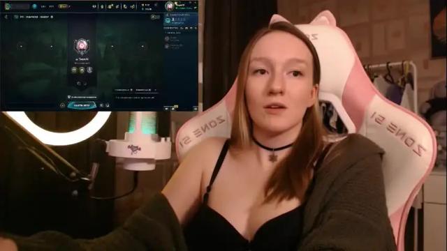 Image 11 of moonlish_siren Stream on Chaturbate on 2 months ago