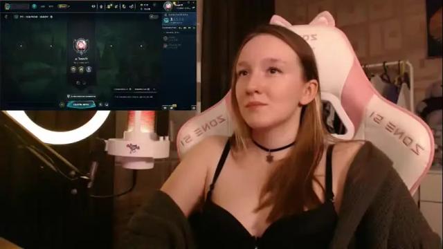 Image 12 of moonlish_siren Stream on Chaturbate on 2 months ago