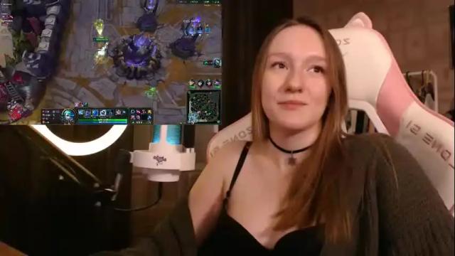 Image 8 of moonlish_siren Stream on Chaturbate on 2 months ago