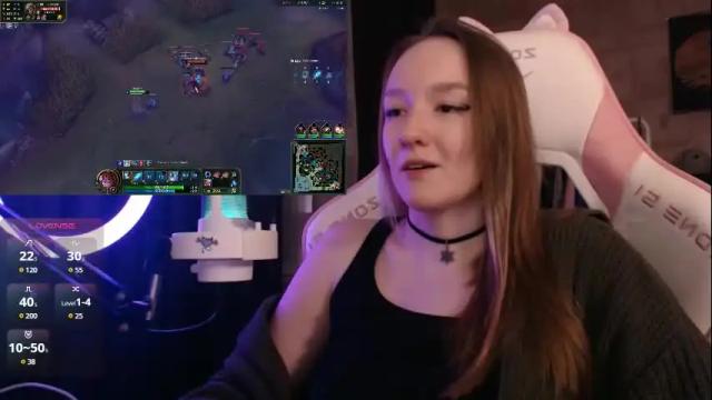 Image 3 of moonlish_siren Stream on Chaturbate on 2 months ago