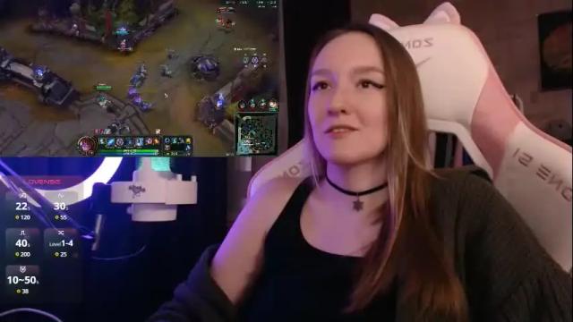Image 7 of moonlish_siren Stream on Chaturbate on 2 months ago